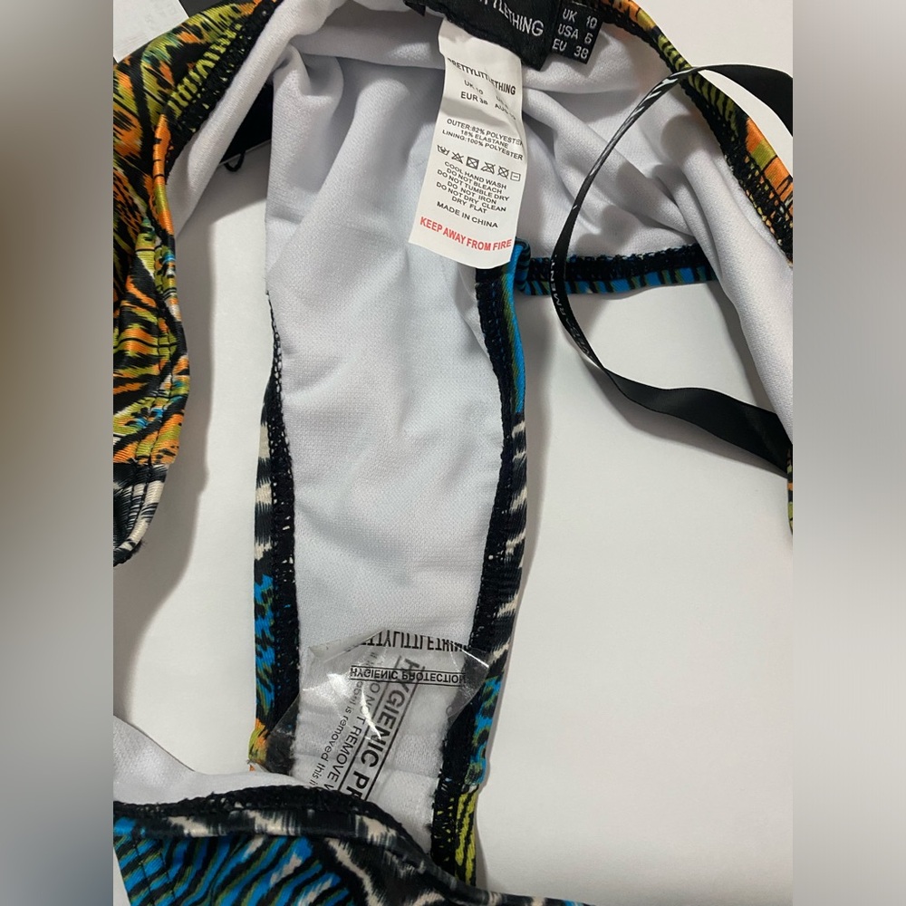NWT PrettyLittleThing Bikini - Picture 3 of 9